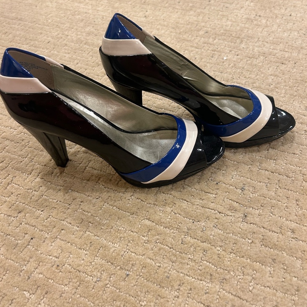 Anne Klein Patent Black, Blue and White Women's Heels size 8.5
